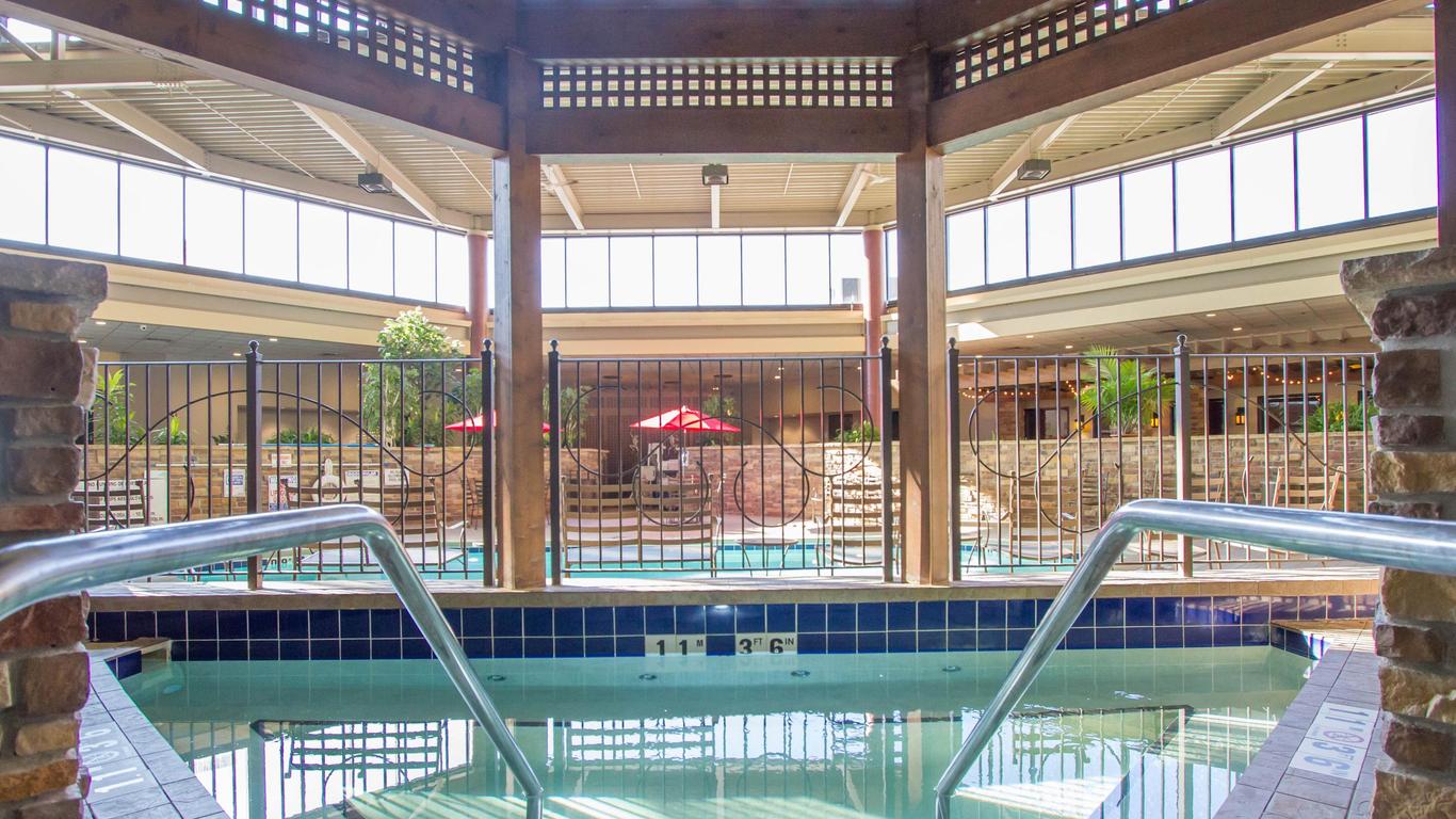 Holiday Inn Blmgtn Arpt South - Mall Area By IHG