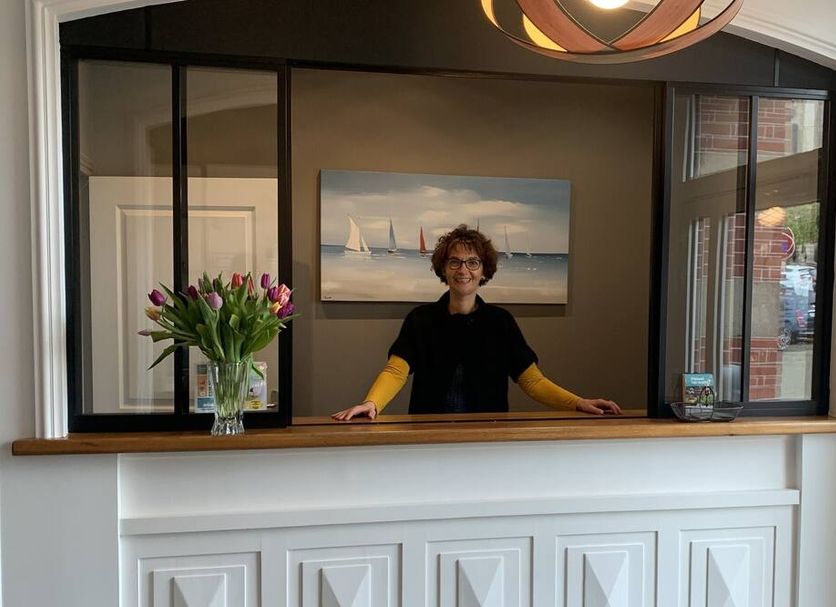 Front desk Photo