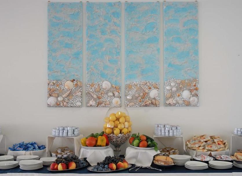 Buffet Photo