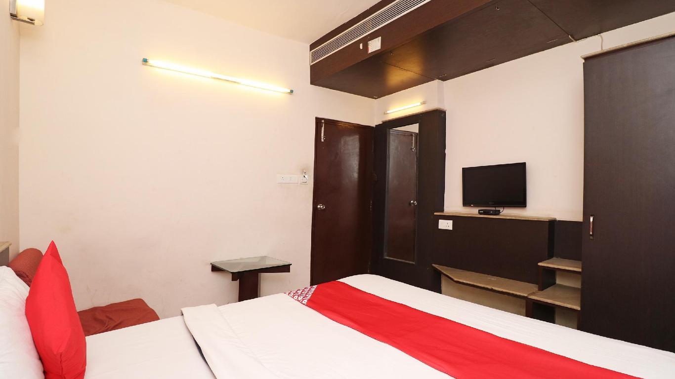 Oyo 28796 Hotel Rajhans