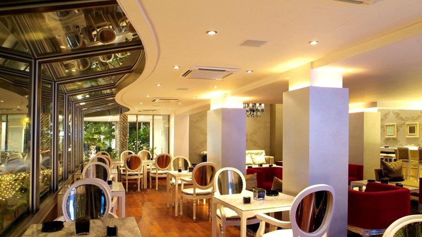 Cleopatra Hotel
