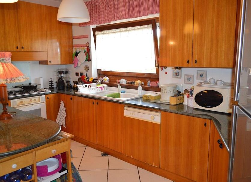 Kitchen Photo