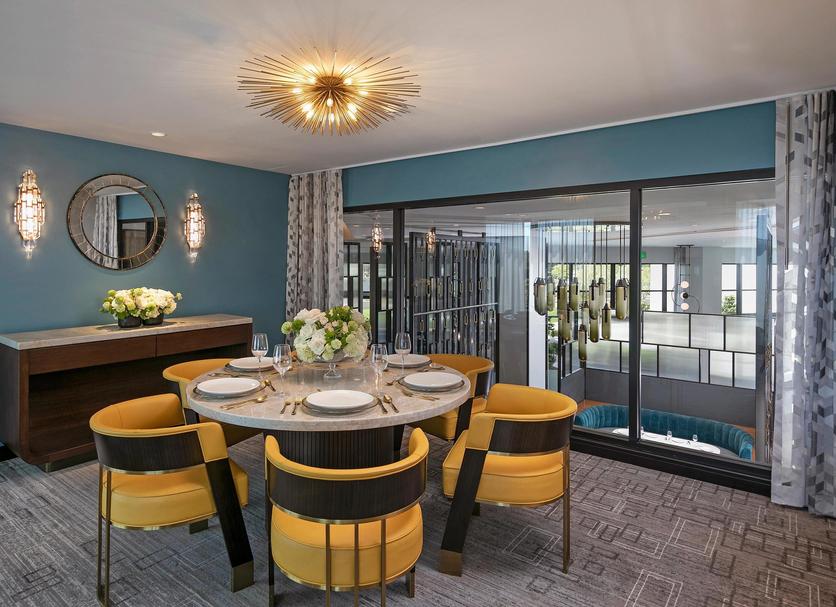 Dining room Photo