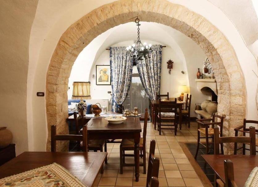 Dining room Photo
