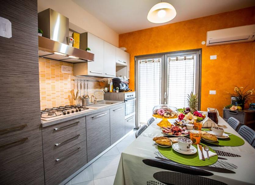 Kitchen Photo