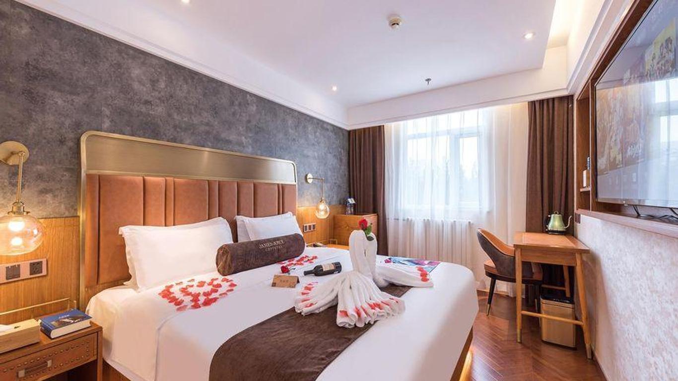 Ka Ka Hotel (Beijing Changping Shuitun Bridge)