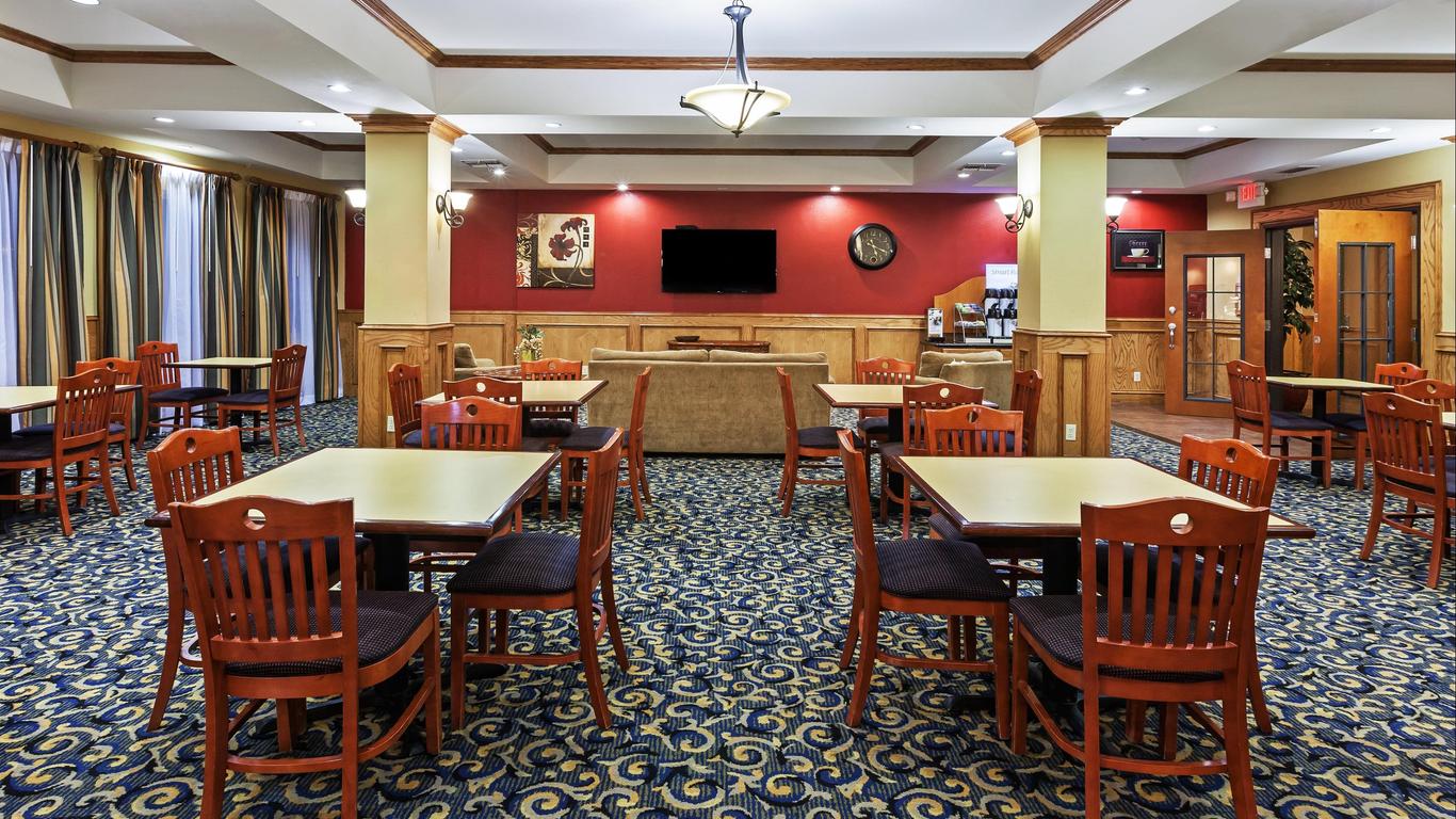 HOLIDAY INN EXPRESS & SUITES BROOKHAVEN, AN IHG HOTEL - Updated