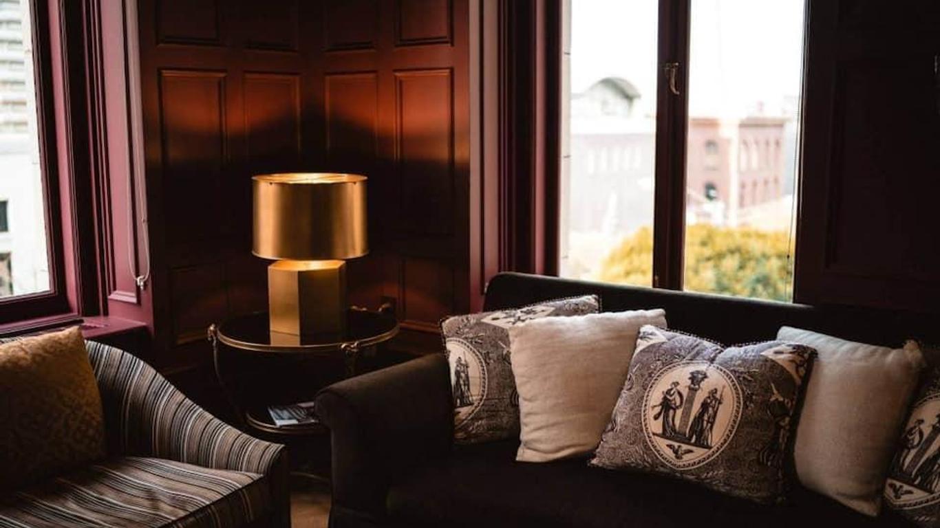 Hotel Jora Palace
