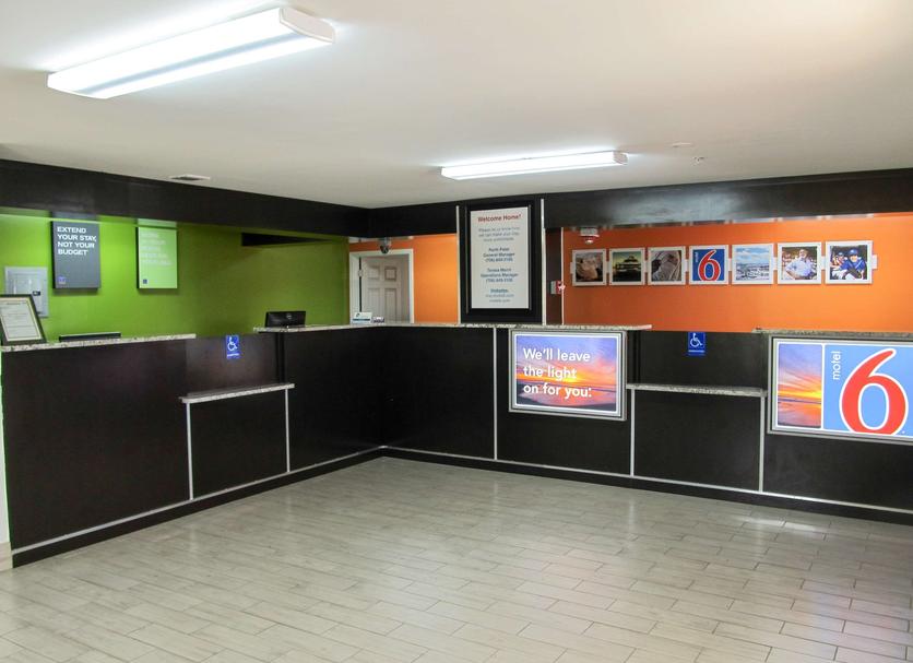 Front desk Photo