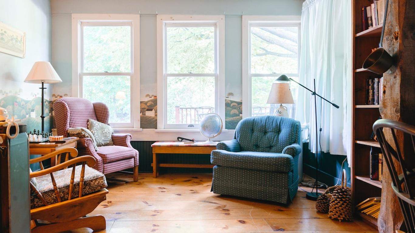 Carriage Barn Inn