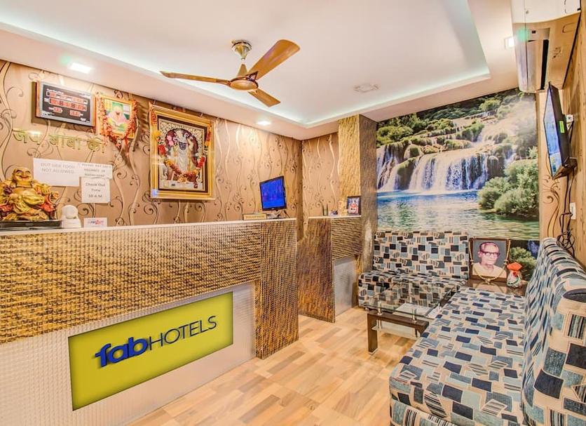 Front desk Photo