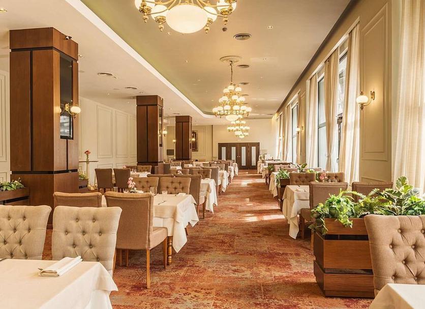 Restaurant Photo