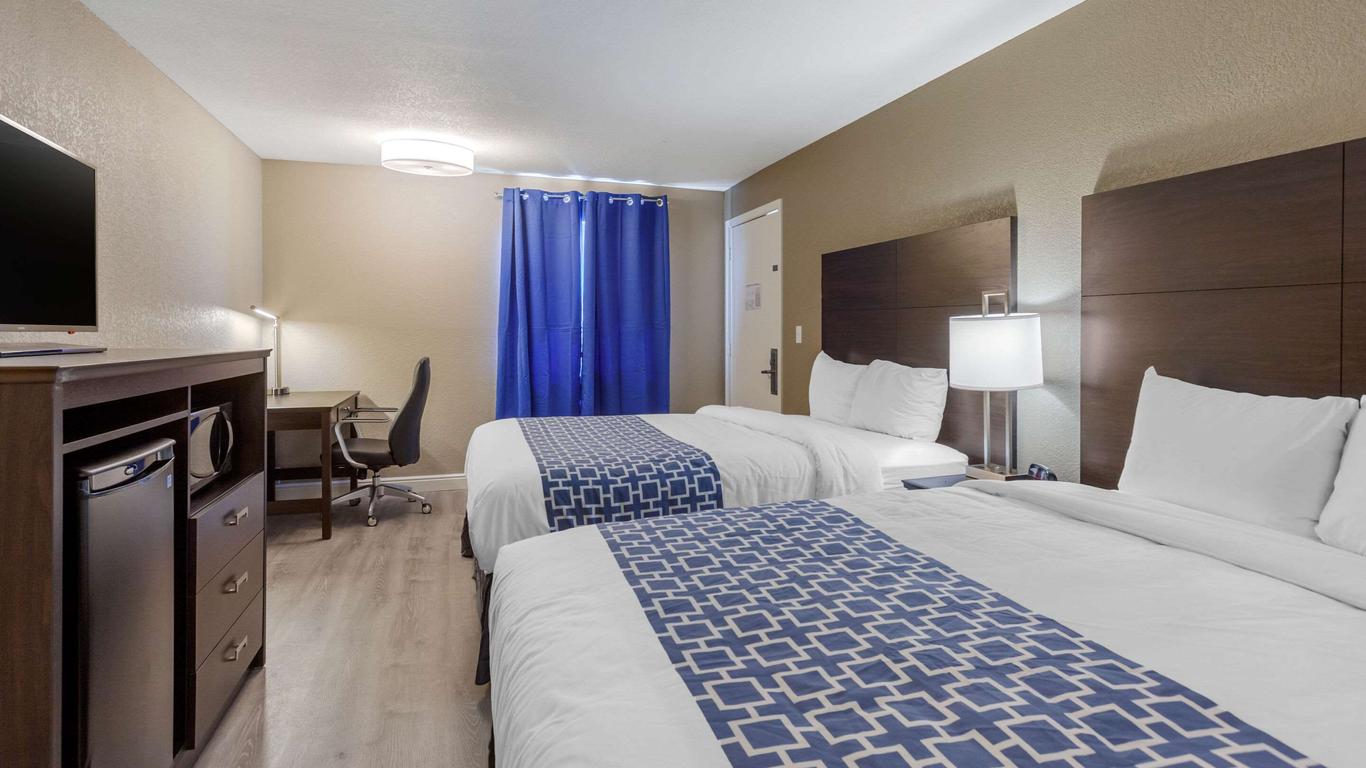 Rodeway Inn & Suites