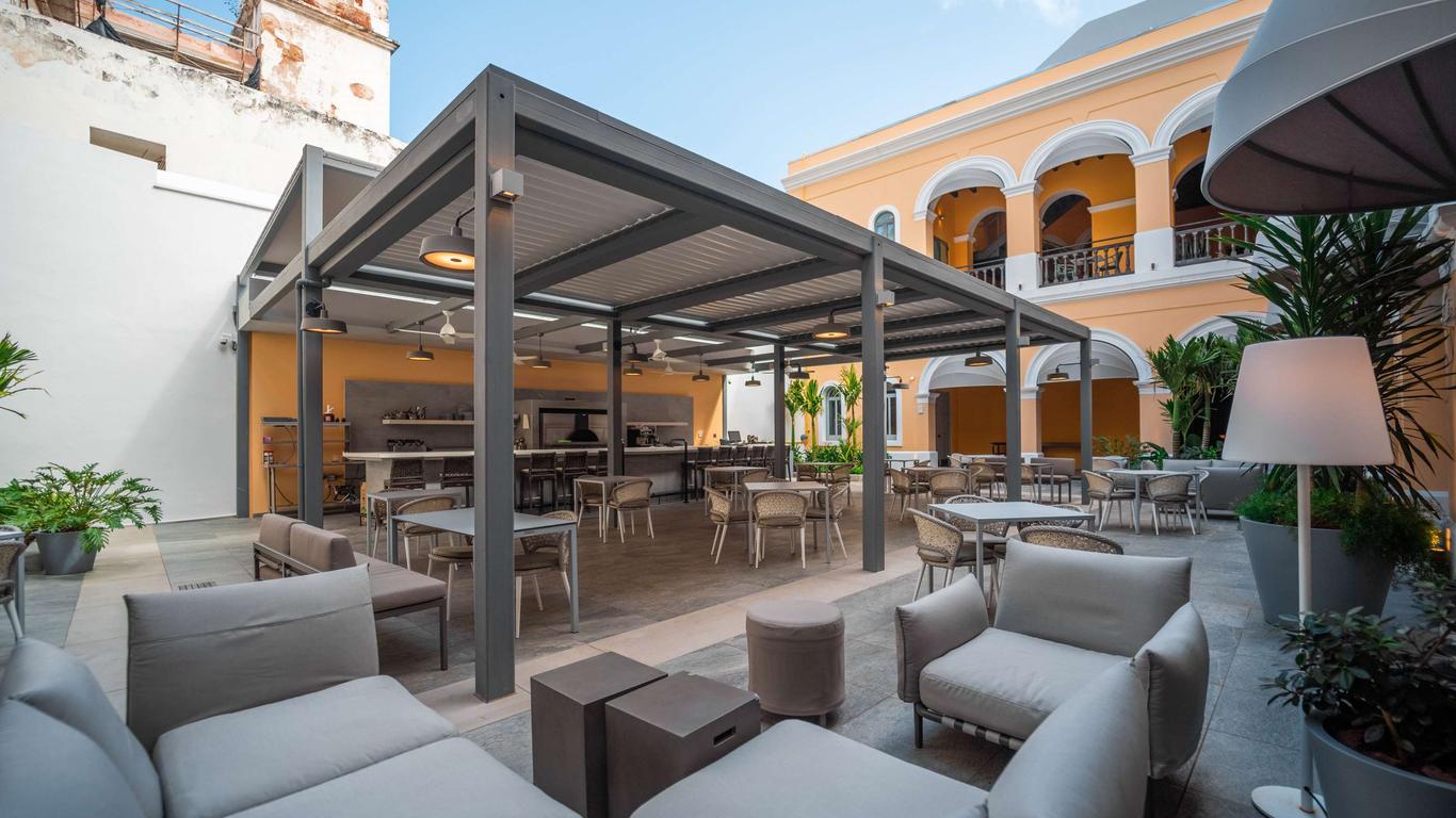 Palacio Provincial San Juan, Curio Collection by Hilton