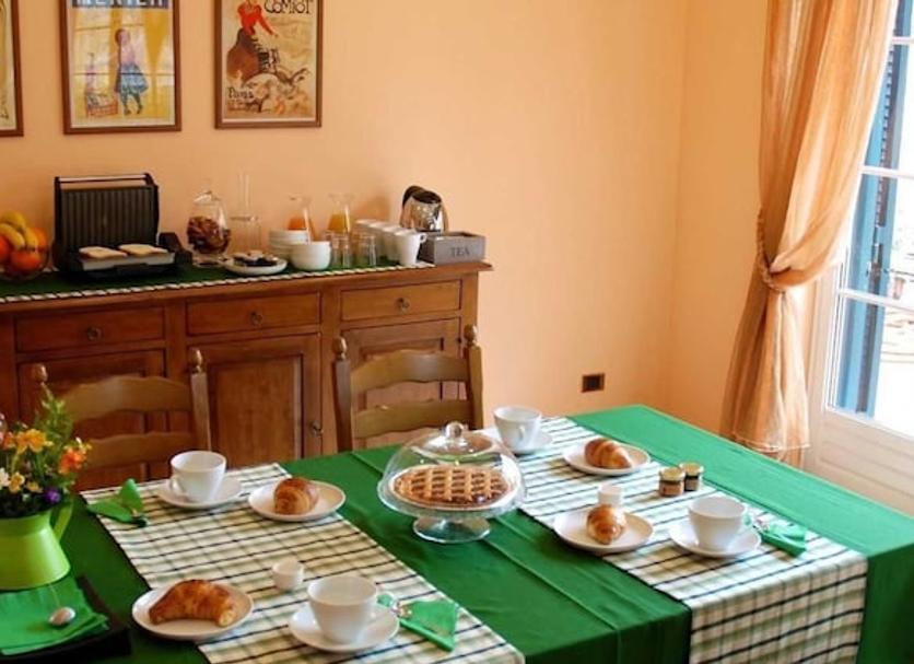 Dining room Photo