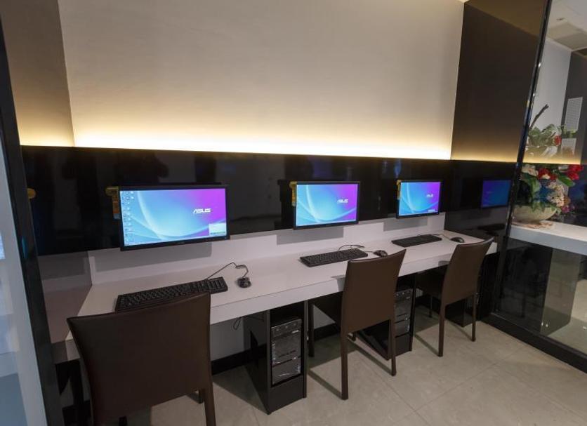 Business center Photo