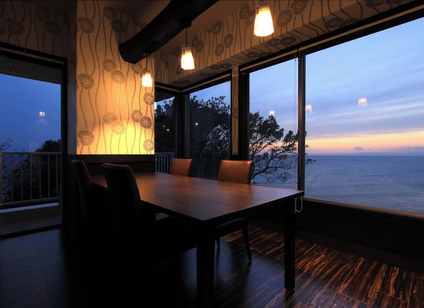 Dining room Photo