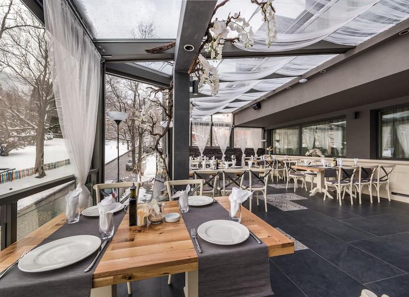 Restaurant Photo