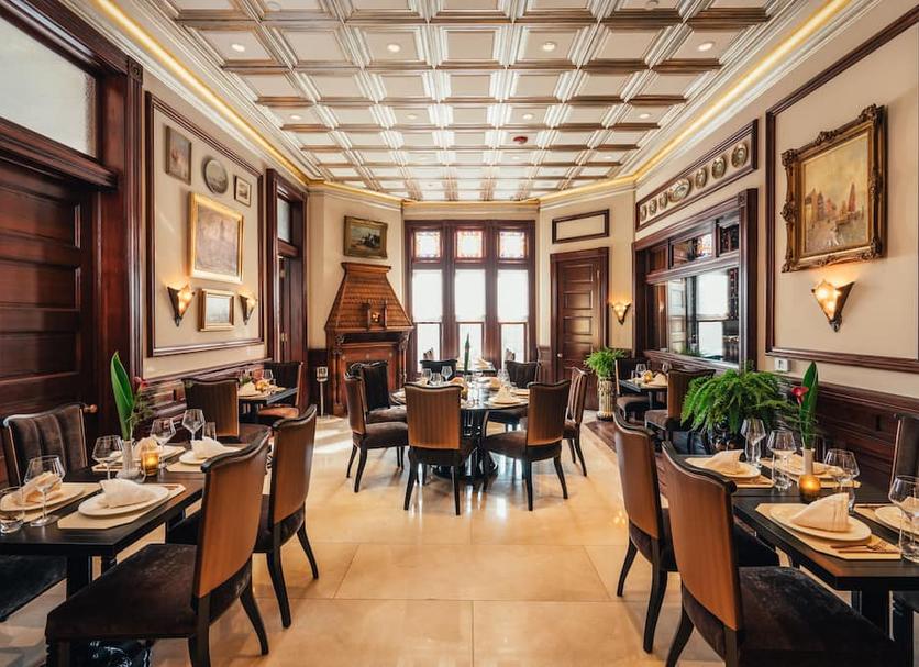 Restaurant Photo