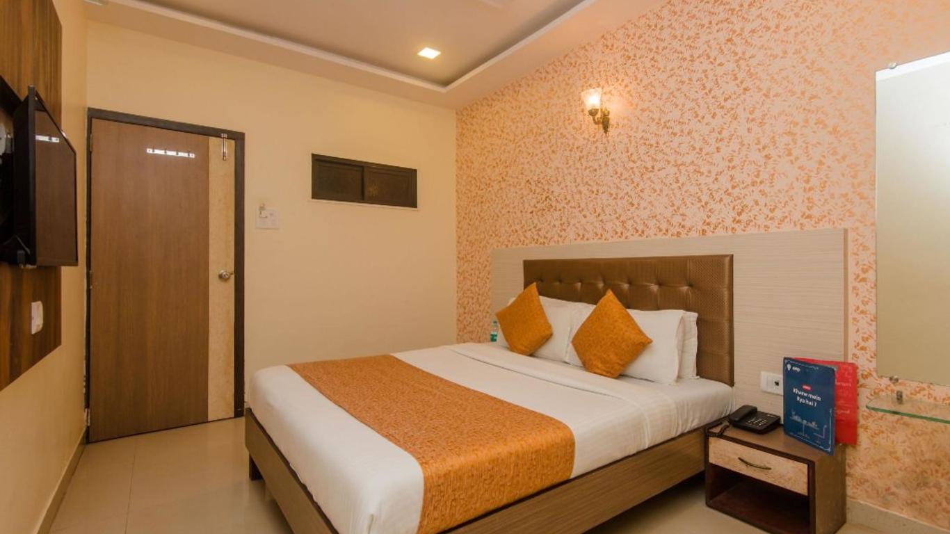 OYO 8678 Hotel Golden Nest