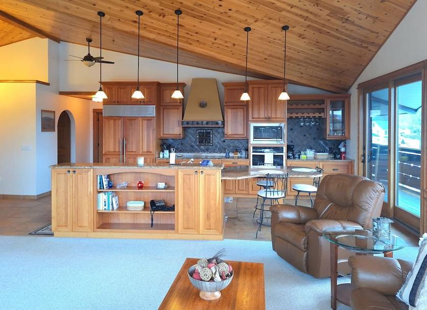 Kitchen Photo