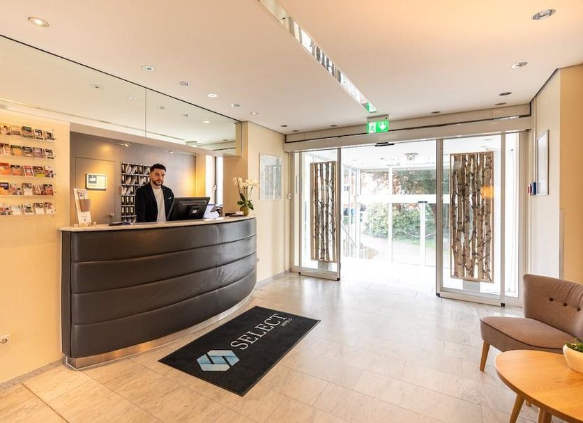 Front desk Photo