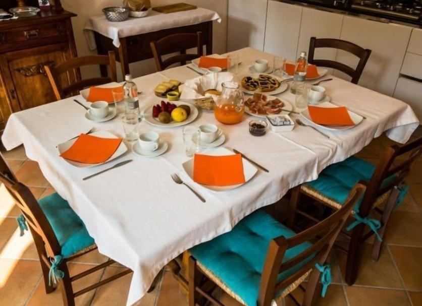 Dining room Photo