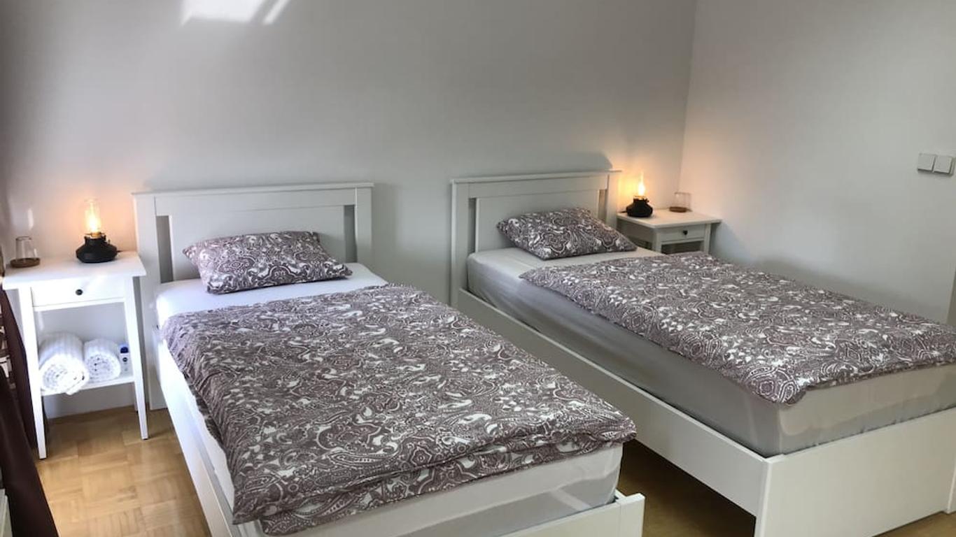 Rooms In City Center With A Castle View