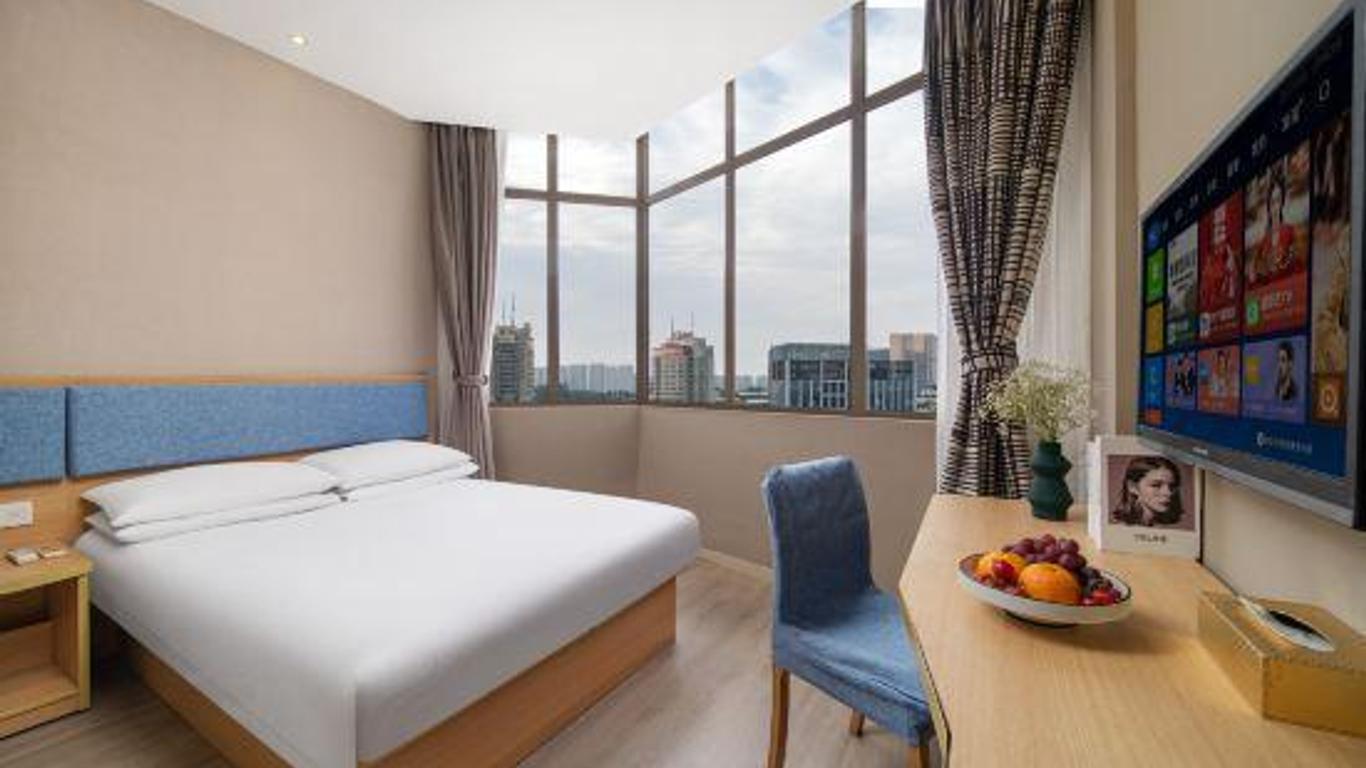 Home Inn (Anshun Tashan Square)