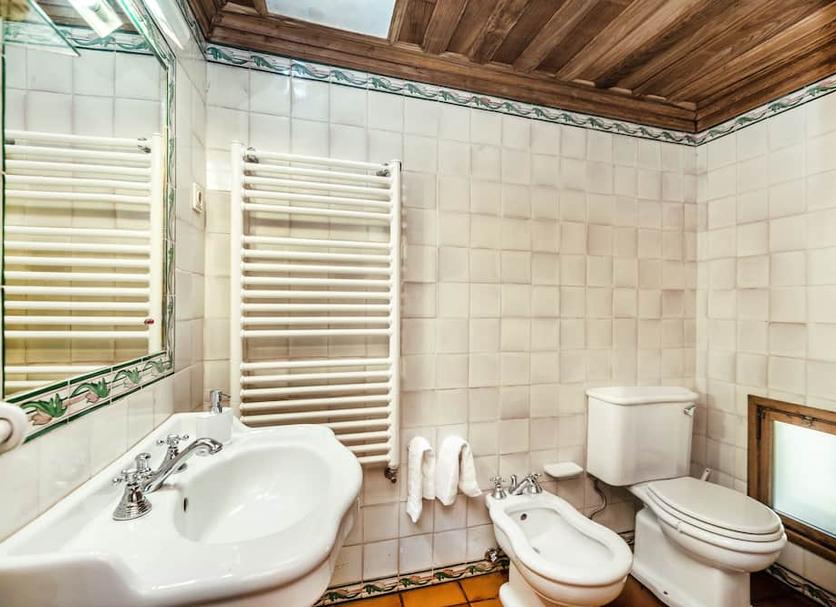 Bathroom Photo