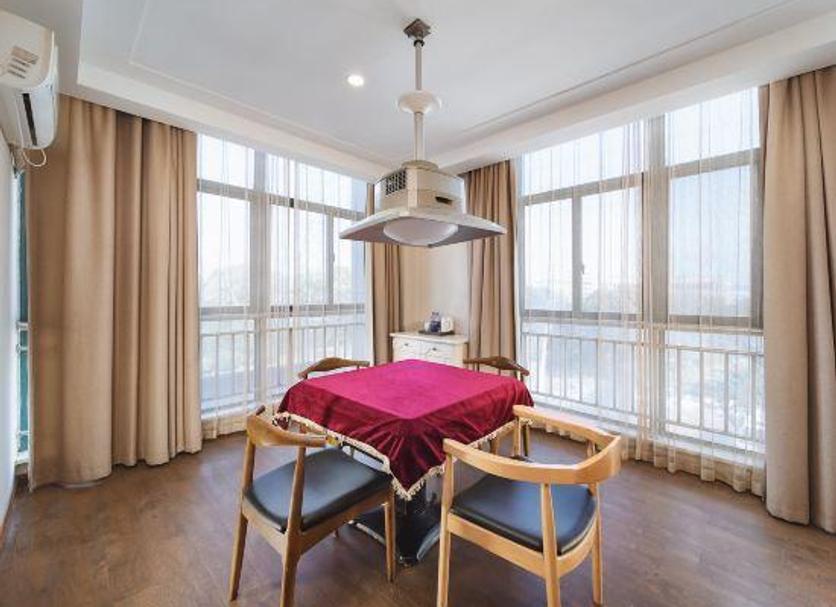 Dining room Photo