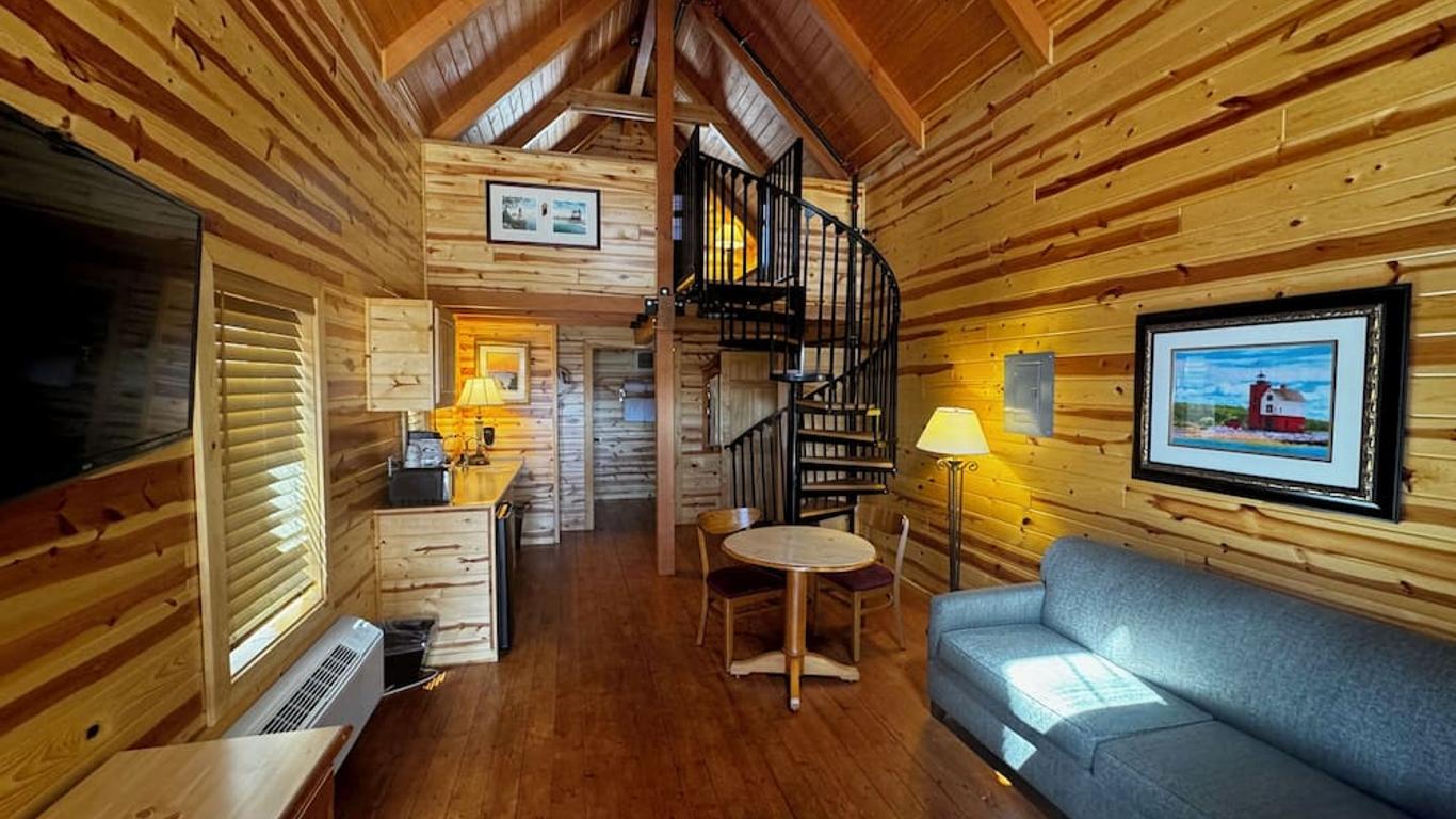 Cabins of Mackinaw