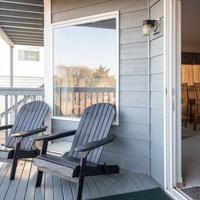 Cozy 2 bedroom condo steps away from the beach