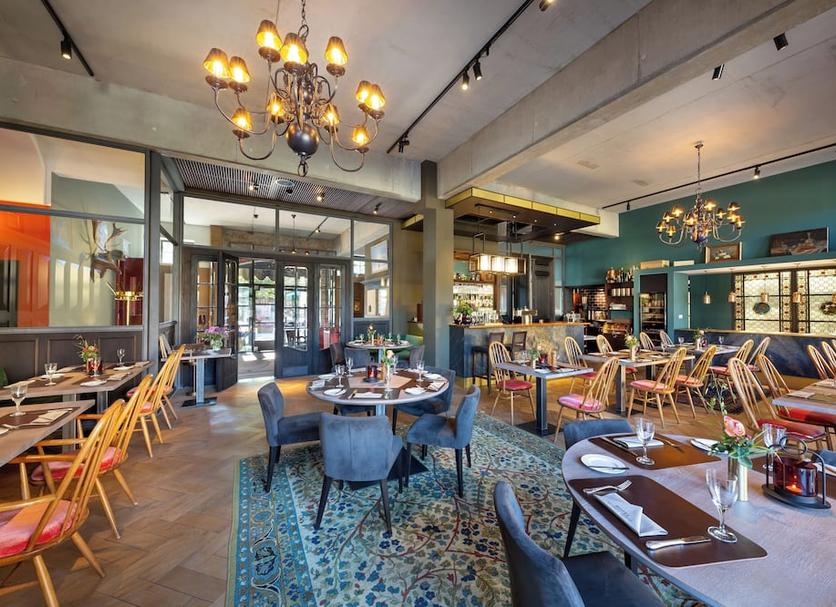Restaurant Photo