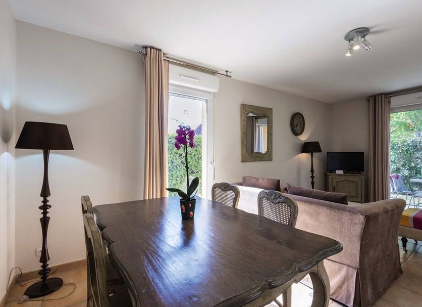 Dining room Photo