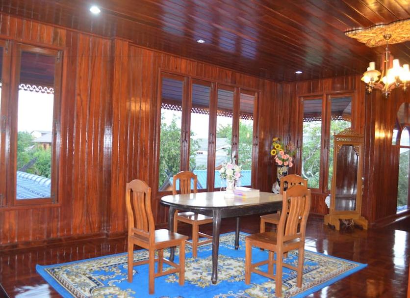 Dining room Photo