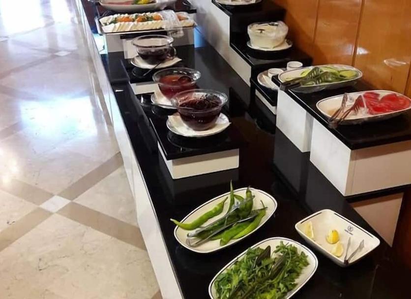 Buffet Photo