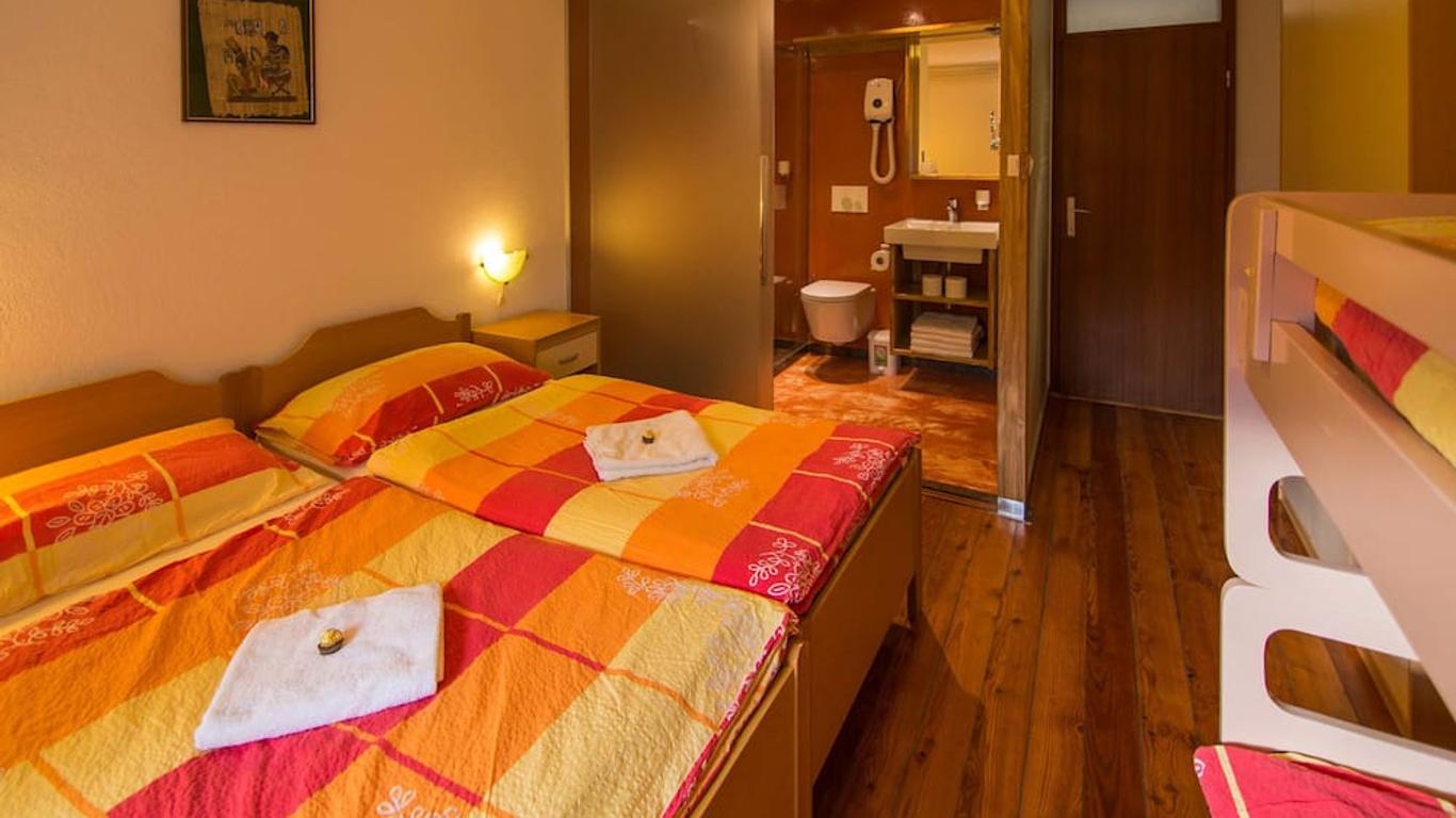 Apartments Mrakic