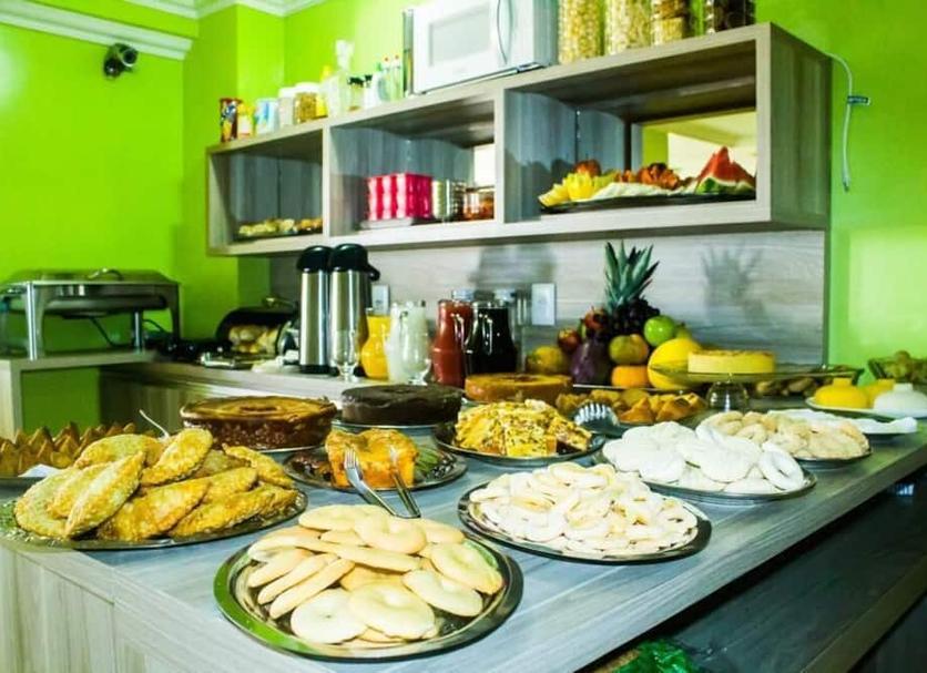 Buffet Photo