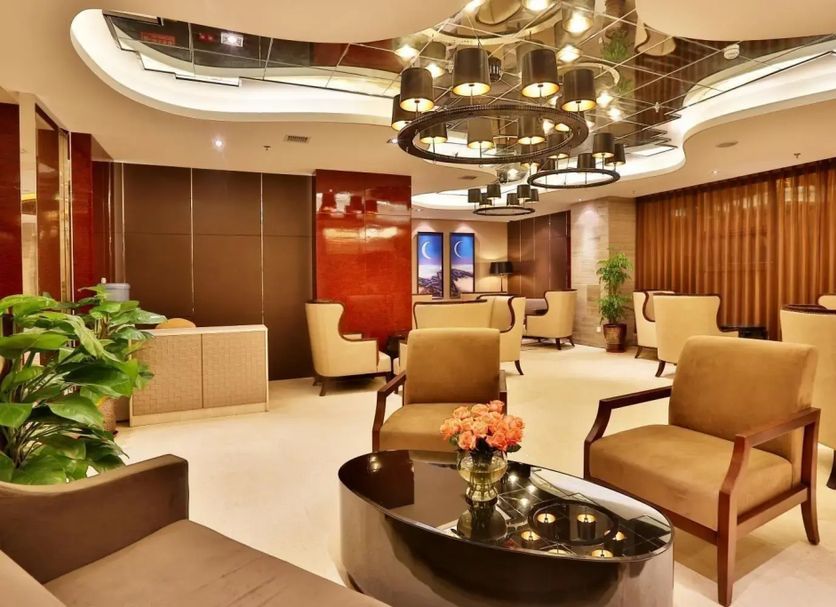 Chongqing Minshan Yuanlin Grand Hotel Longhu Tianjie Daping Metro Station lobby seating area in Chongqing