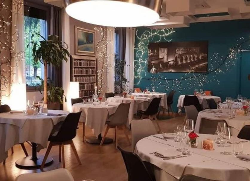 Restaurant Photo