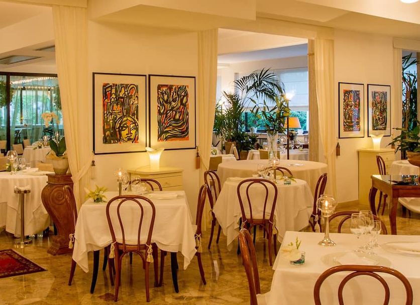 Restaurant Photo