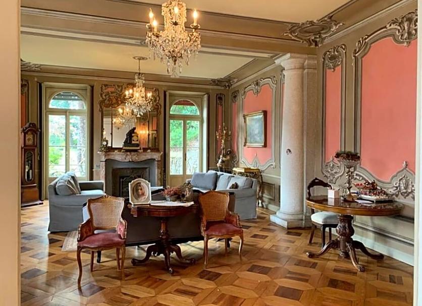 Dining room Photo