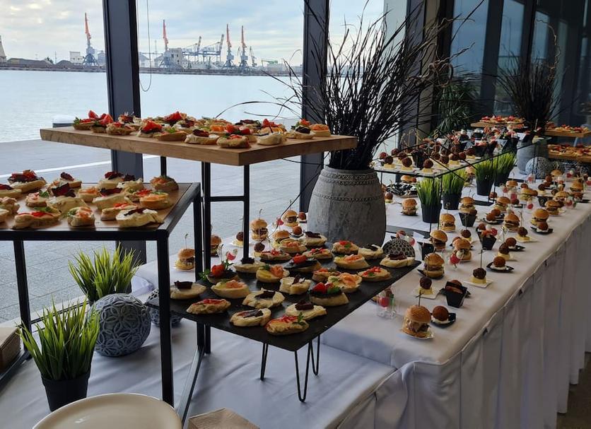 Buffet Photo
