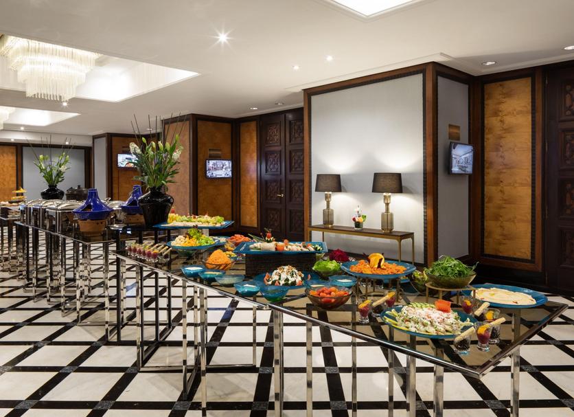 Buffet Photo