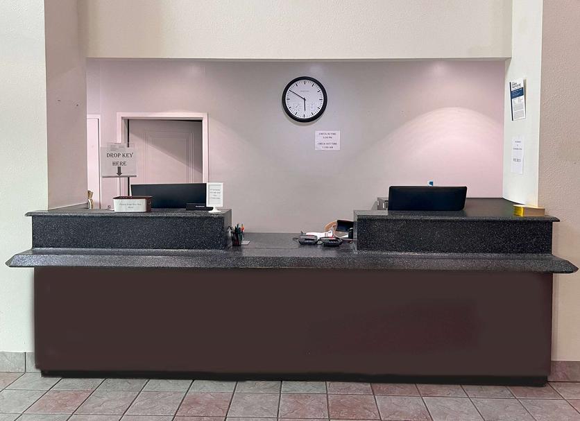 Front desk Photo
