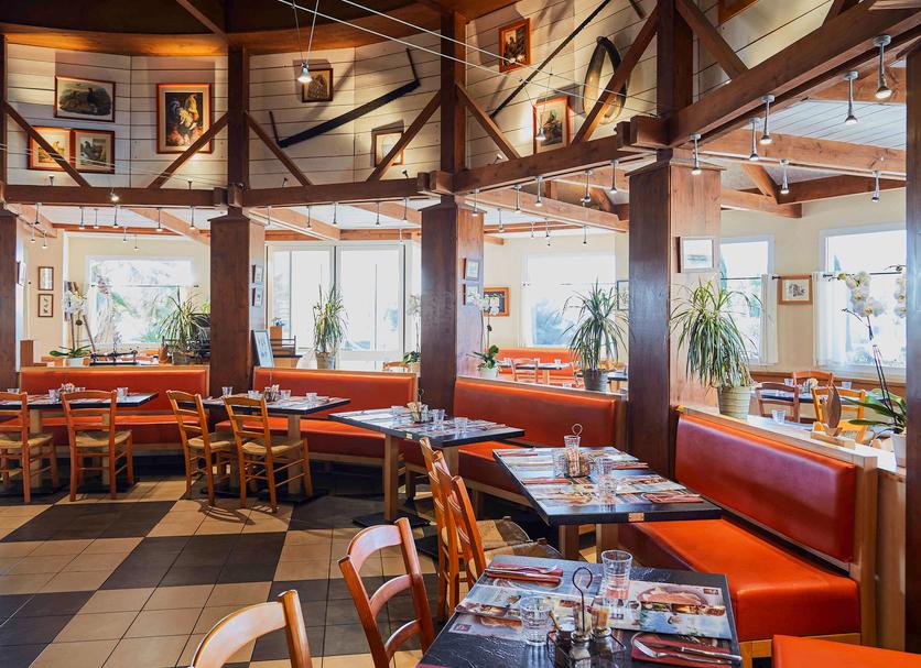 Restaurant Photo