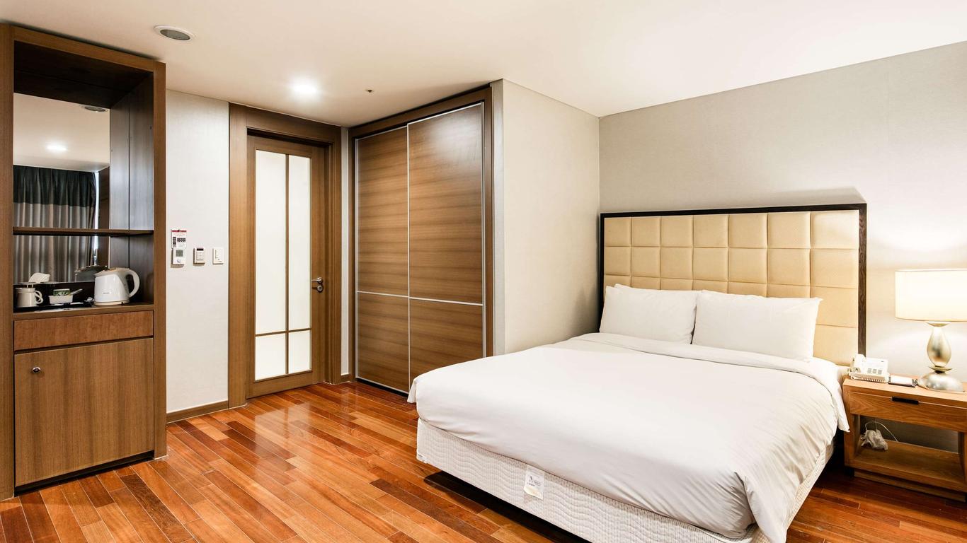Ramada Hotel & Suites by Wyndham Seoul Namdaemun