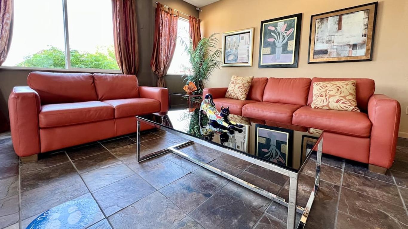Court Plaza Inn & Suites