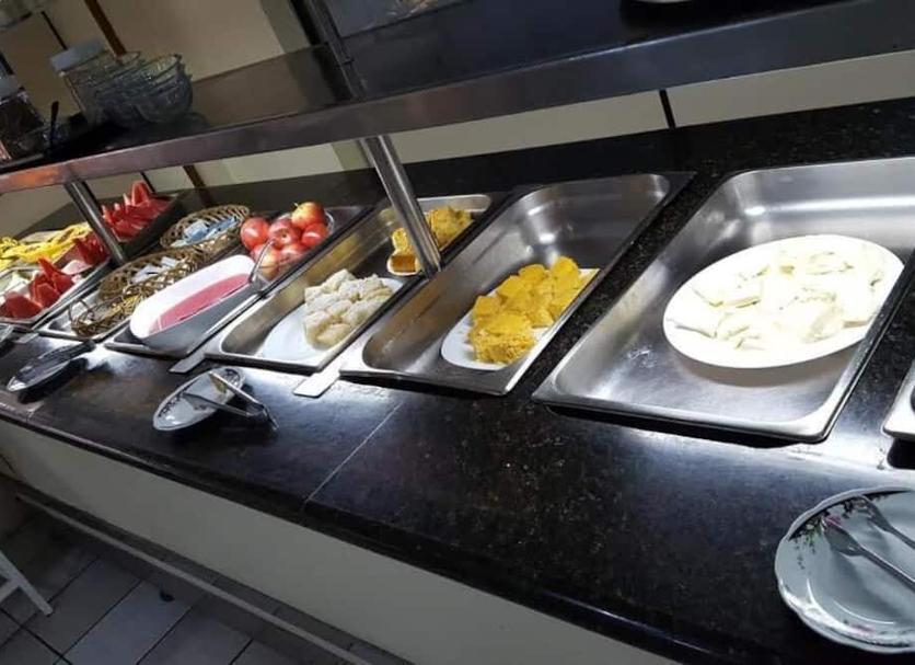 Buffet Photo